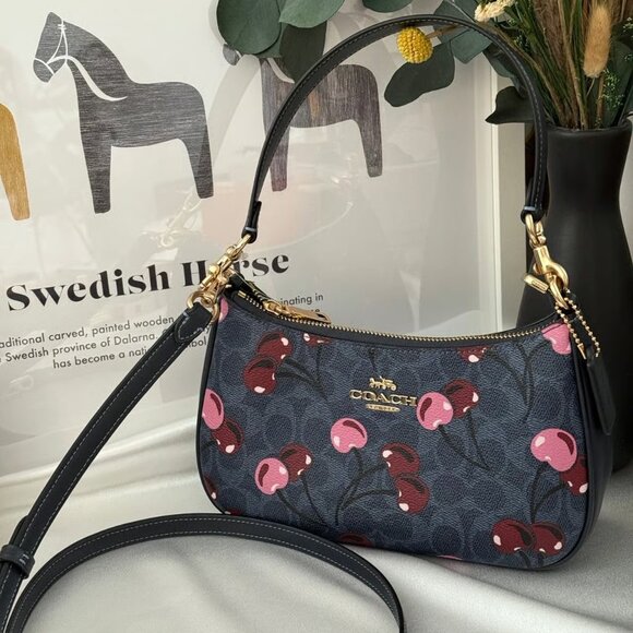 Coach Teri Shoulder Bag In Signature Canvas With Cherry Print - Picture 1 of 6
